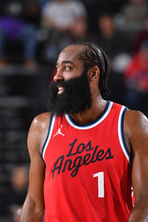 篮球发展史简要回顾（篮球发展历程概览）