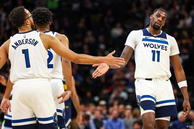 美职联战报：梅西造3球，迈阿密国际3-1温哥华首夺总冠军（美职联战况：梅西参与三球，迈阿密国际3-1击败温哥华首夺总冠军）