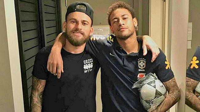 意媒：罗马也在关注维罗纳前锋焦瓦内，加斯佩里尼对他很欣赏（意媒：罗马有意引进维罗纳前锋焦瓦内，加斯佩里尼对其青睐有加）