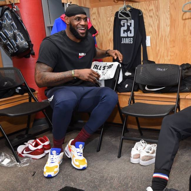 罗马诺：曼联要等谢什科伤情确定后再与齐尔克泽讨论未来（罗马诺：曼联待谢什科伤情明朗后再与齐尔克泽商谈未来）